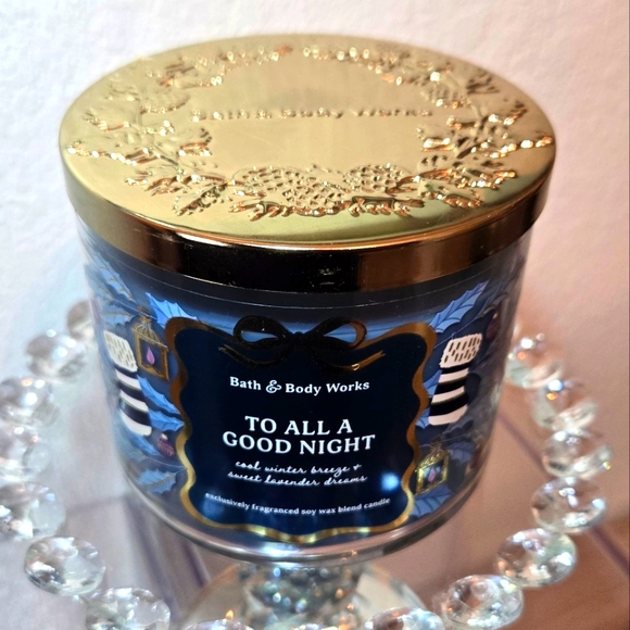 To All a Good Night Christmas 🎄 theme Bath & Body 3-Wick Candle - Picture 8 of 8